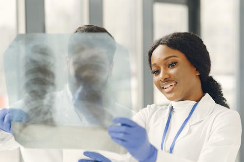 Бесплатное стоковое фото с афро-американка, врач, женщина