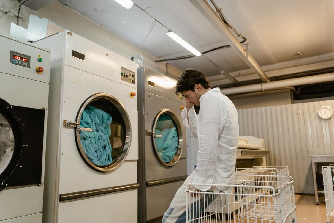Tampilan website SegarWangi Laundry — Laundry