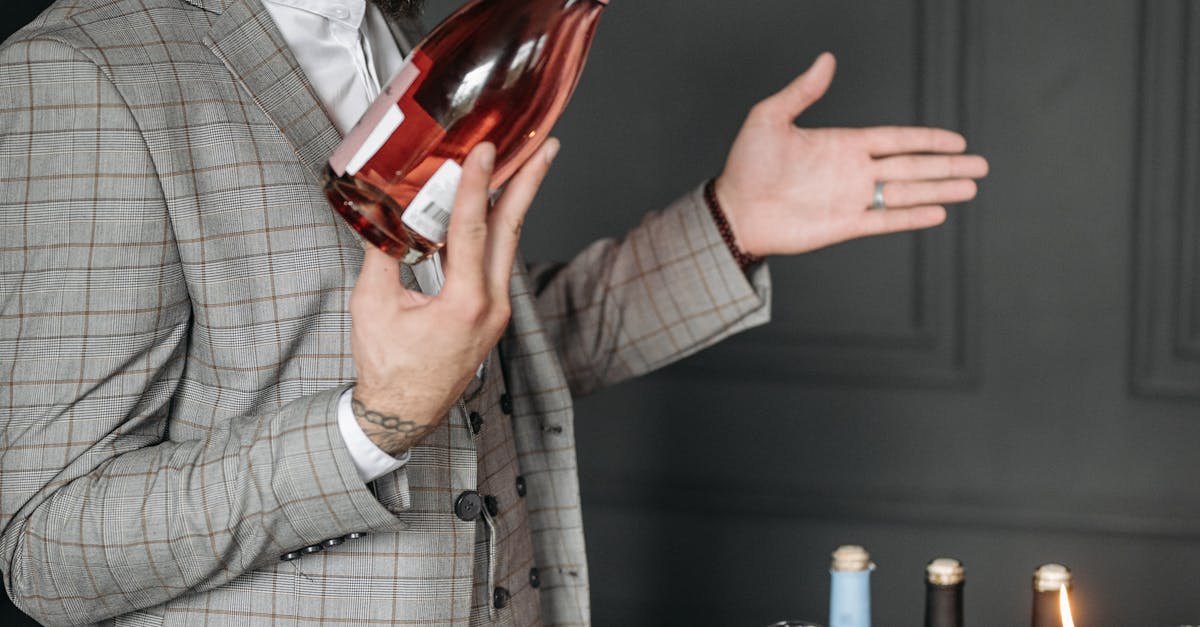 Champagne: storia, produzione e degustazione Champagne: storia, produzione e degustazione