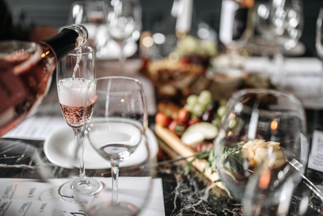 Premium AI Image | dinner table Premium AI Image | dinner table