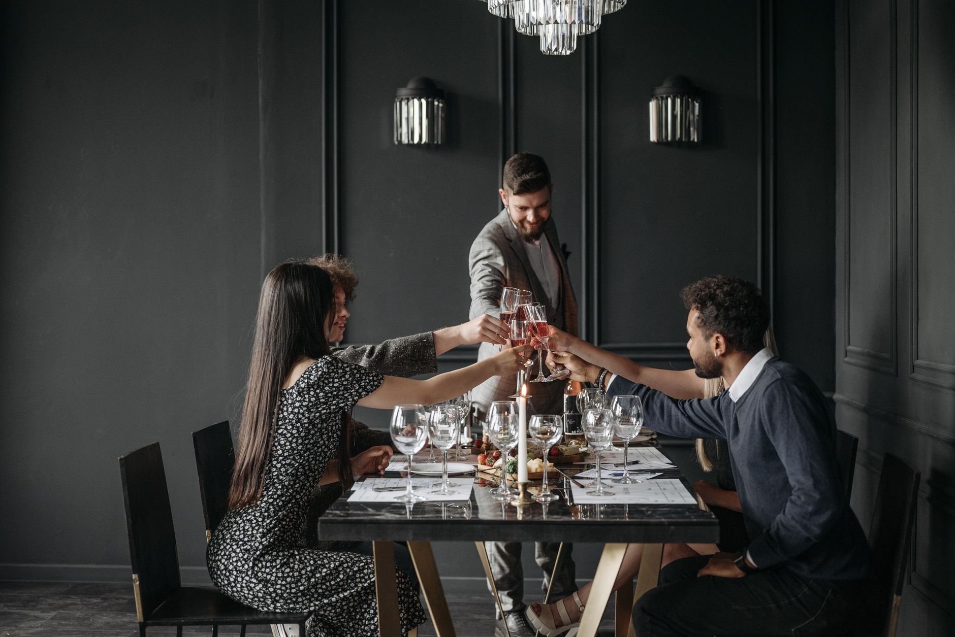 Where the wealthy men of Edinburgh New Town actually meet women now — SponsorClub