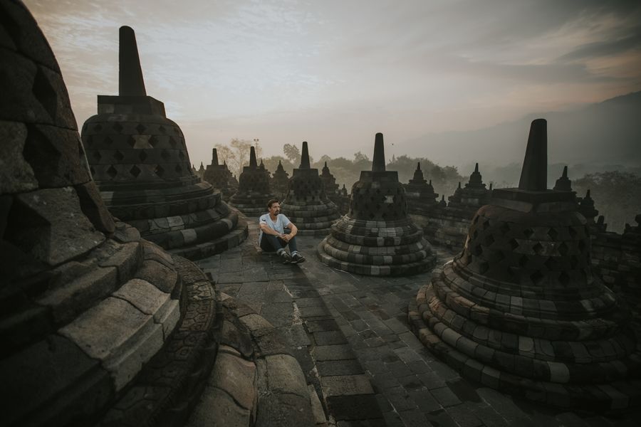 Candi Borobudur saat fajar, Magelang