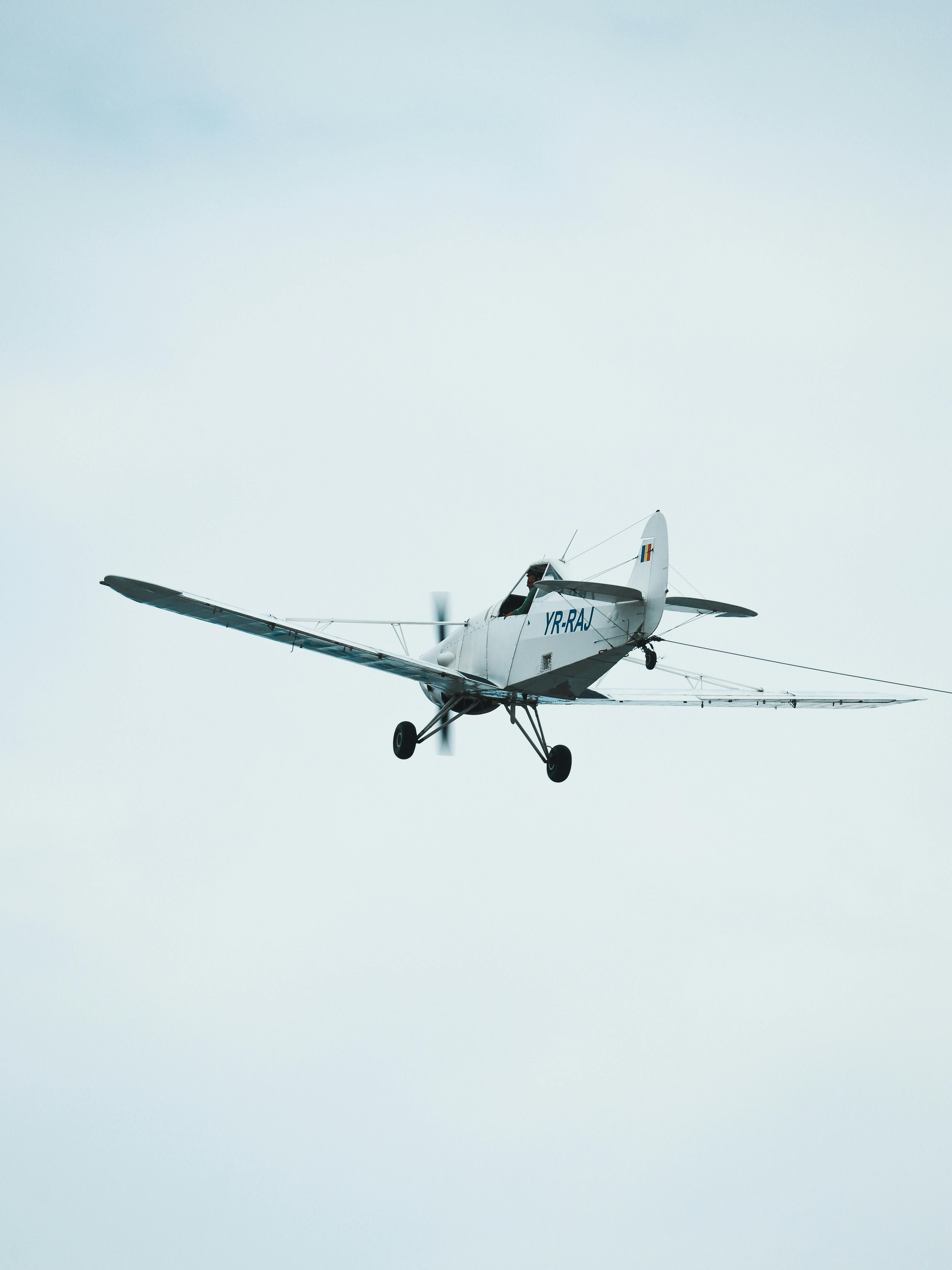 Ücretsiz aerodinamik, bulutsuz gökyüzü, dikey atış içeren Ücretsiz stok fotoğraf Stok Fotoğraflar