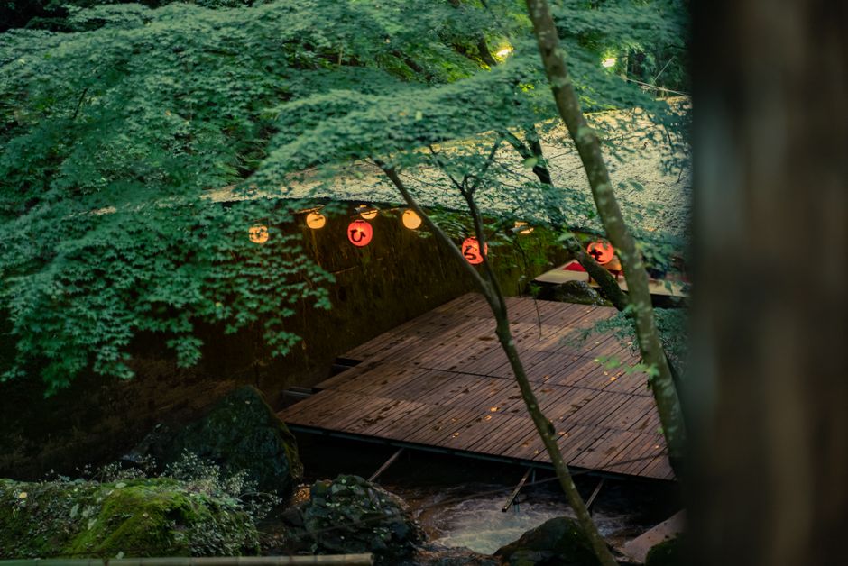 OPTION - ryotei kawadoko instead of a cafe platform