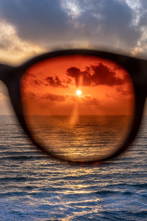 Free Fotos de stock gratuitas de Gafas de sol, playa puesta de sol Stock Photo