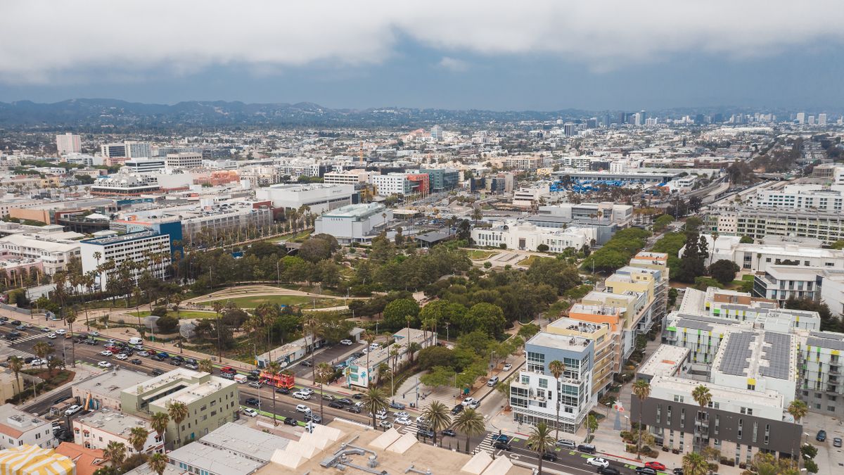 Top Santa Ana, CA Free Samples With No Purchase Necessary: Safe Entry Guide