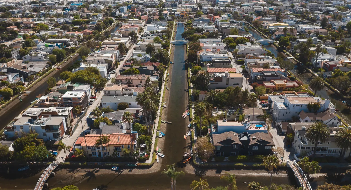 Los Angeles Neighborhoods Guide