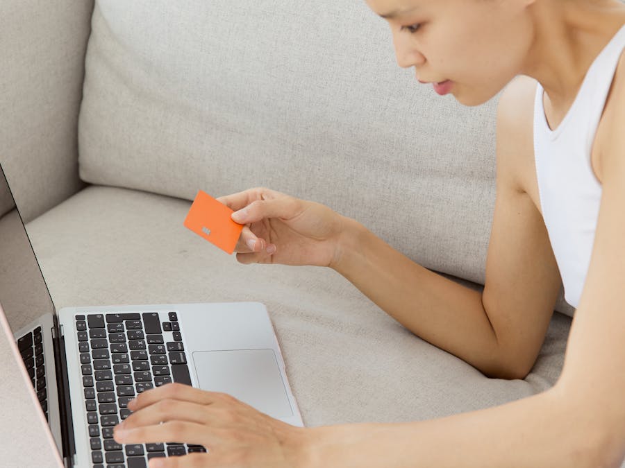 What does 1 billion YouTube views pay?