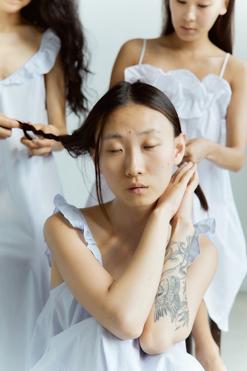 Základová fotografie zdarma na téma asijské ženy, copánky, oblečení na spaní