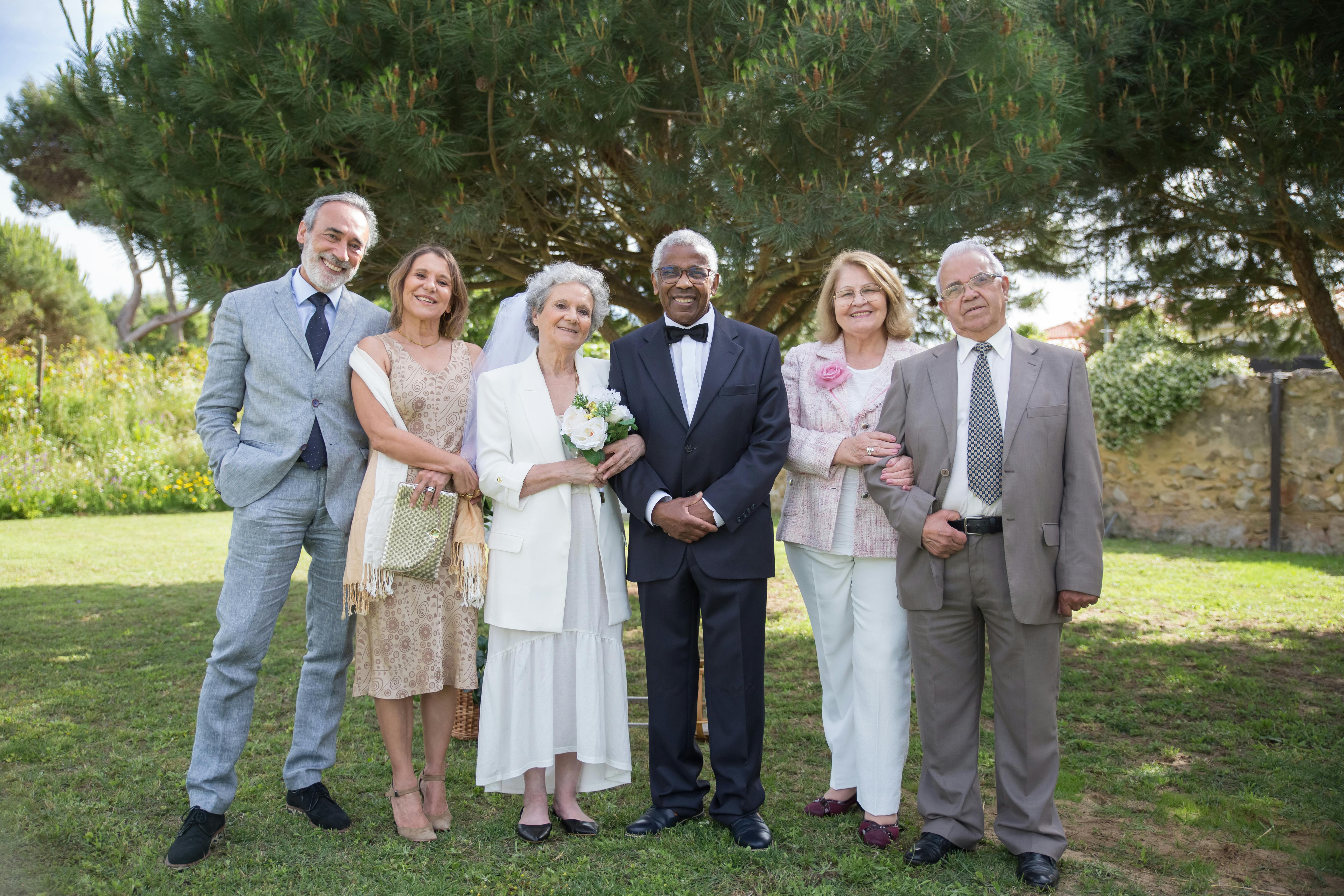 Are people happier in relationships or single?