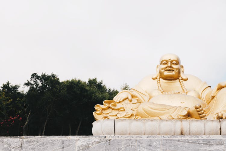 Gold Buddah Statue 