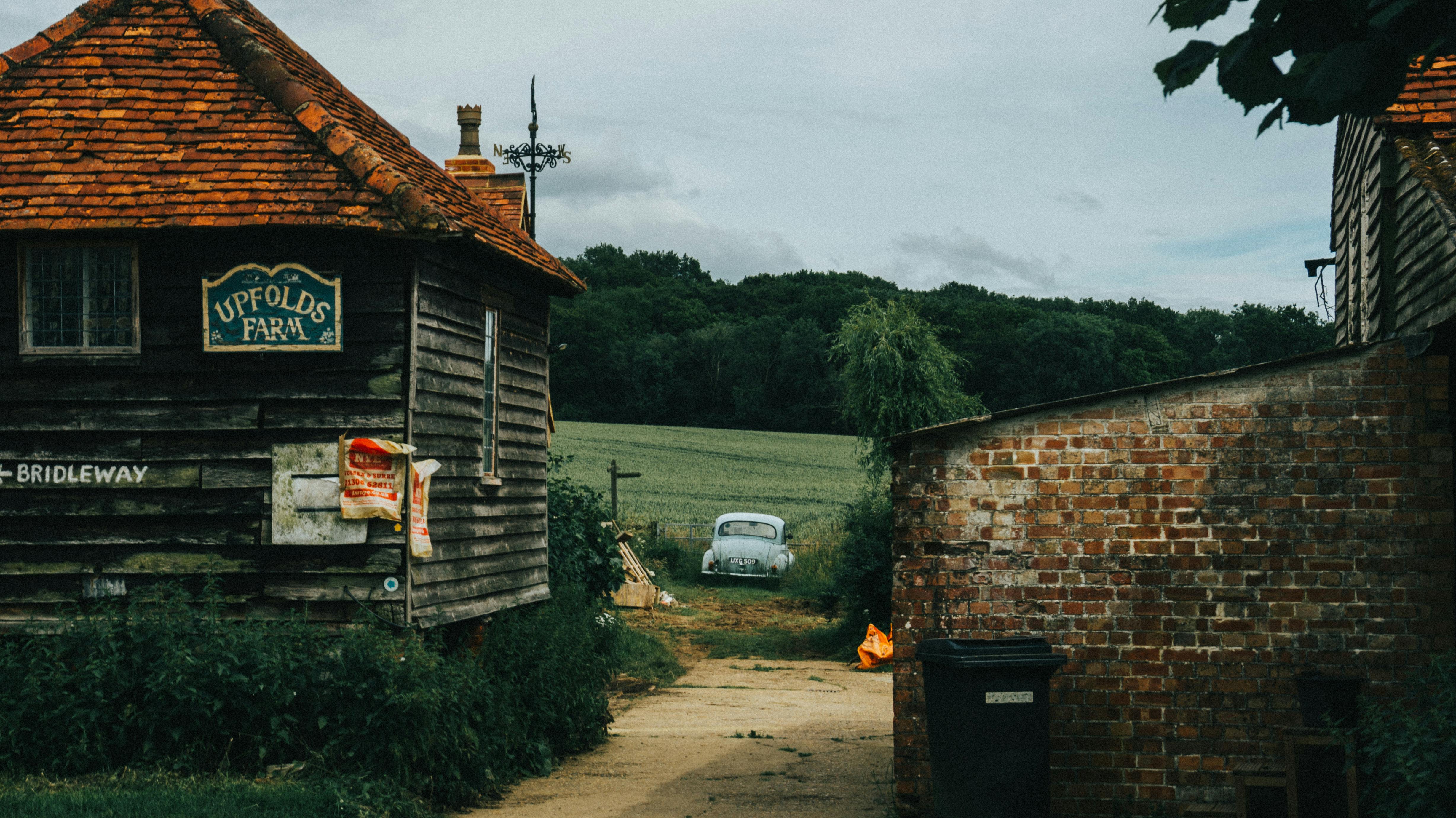 TGJones arrives at old Surrey WHSmith store with Hobbycraft and Toys 'R' Us products — Photo by Ollie Craig on Pexels