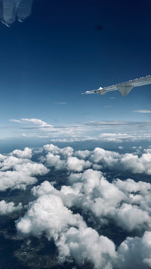 Immagine gratuita di aeroplano, nuvole, sopra le nuvole