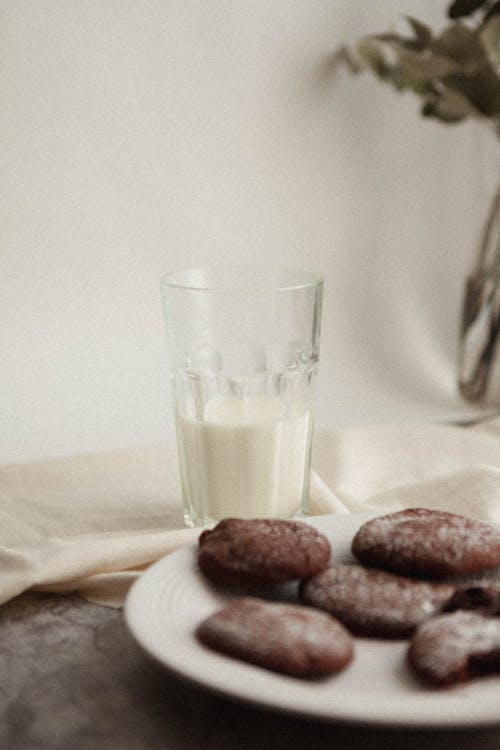 Základová fotografie zdarma na téma cookies, jídlo, mléko