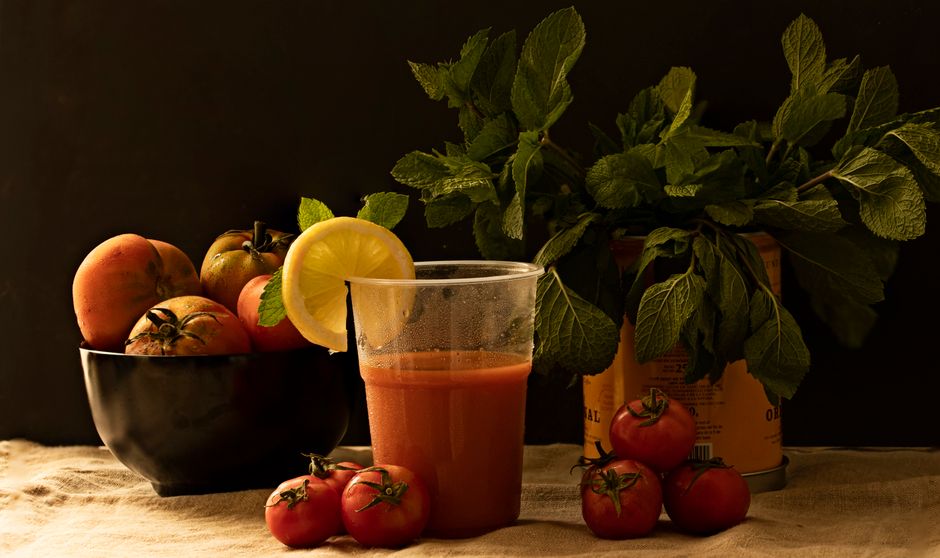Andalúz gazpacho – a hűsítő spanyol paradicsomleves titkai – andalusian gazpacho cold soup served glass