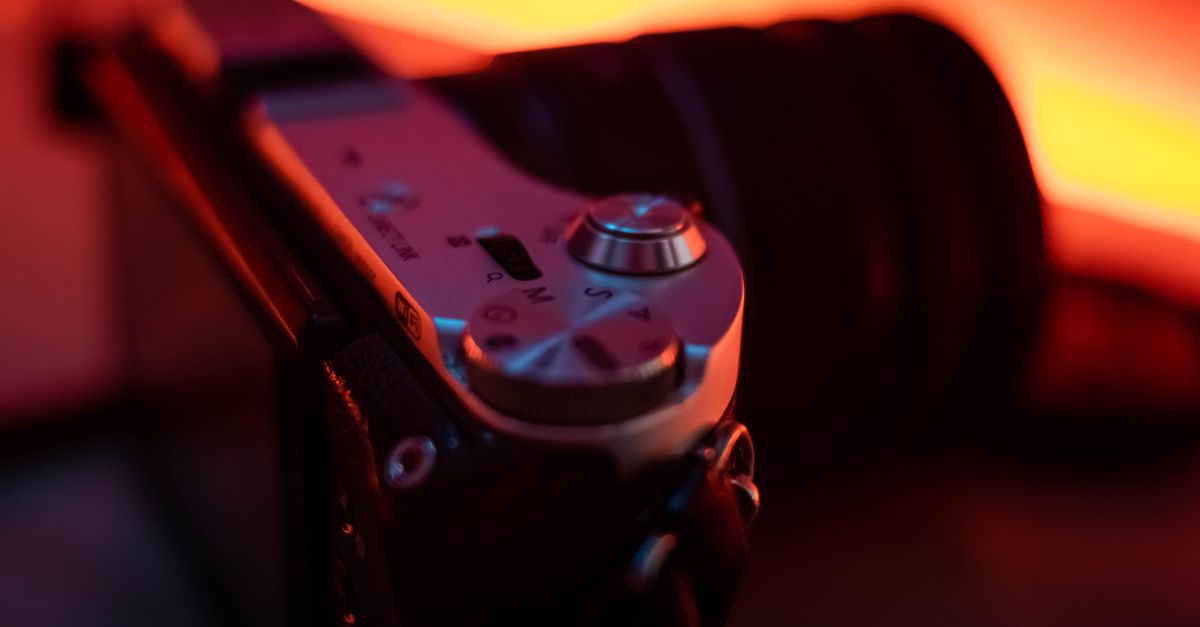 Silver Camera Screen A Black and Silver Camera in Close-up Shot · Free Stock Photo