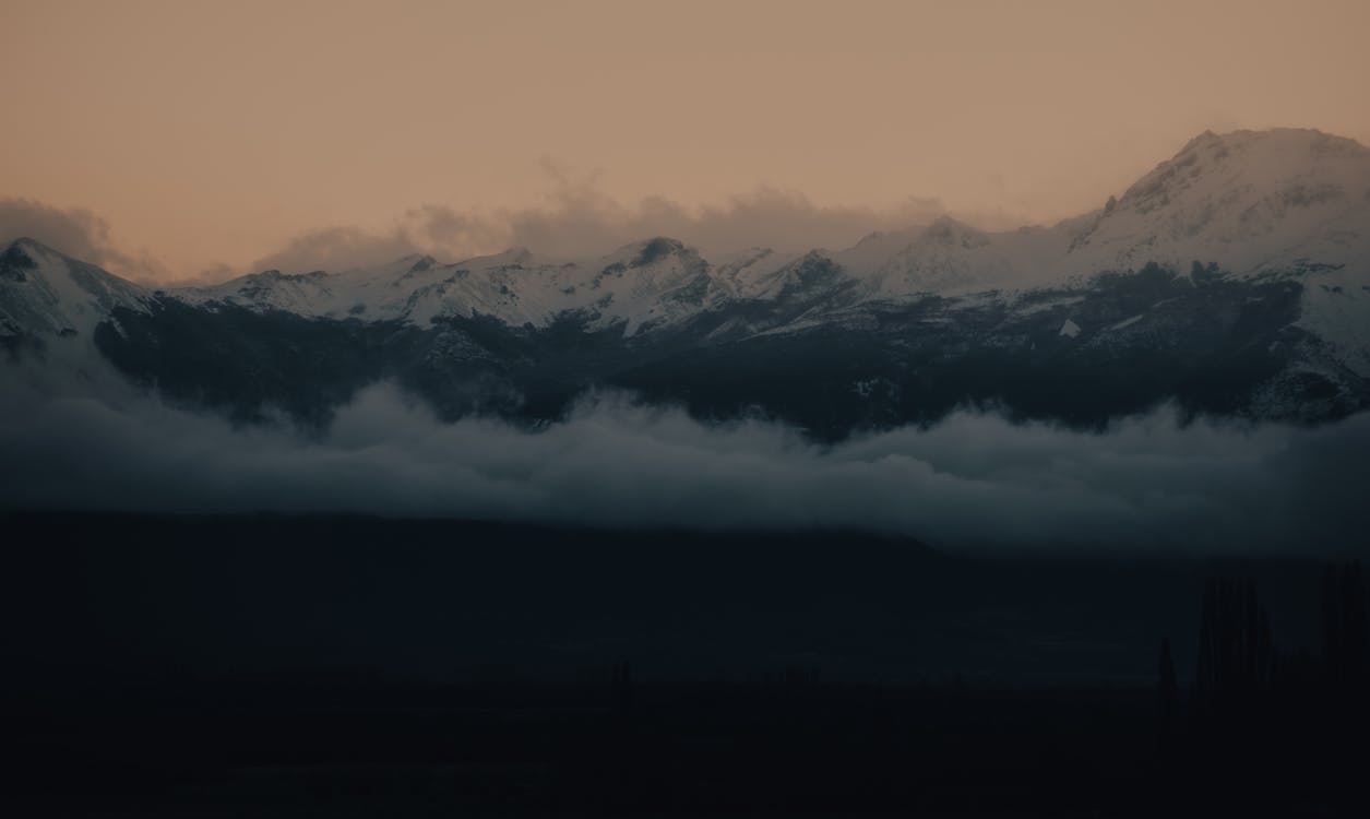 Безкоштовне стокове фото на тему «вечір, гірські вершини, Долина»