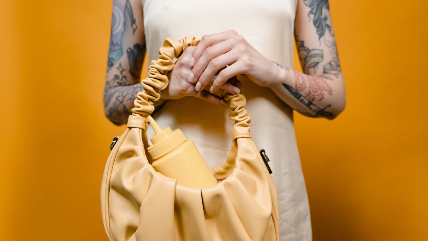 What Your Handbag Says About Your Personality (And How to Pick)