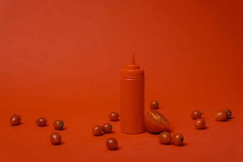 チェリートマト, ペットボトル, モノクロームの無料の写真素材