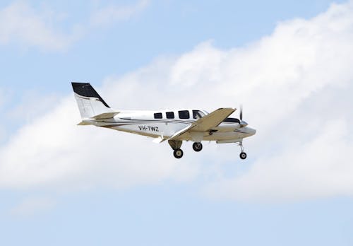 Free stock photo of aeroplane, airplane, beechcraft baron