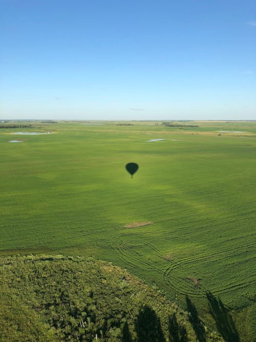 Δωρεάν στοκ φωτογραφιών με αγροτικός, αερόστατο, γαλάζιος ουρανός