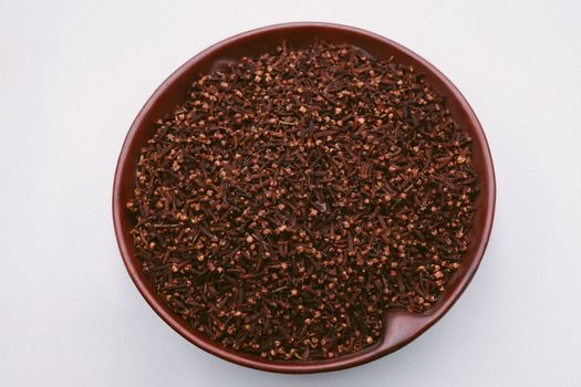 clove spice brown