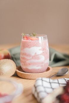 Wild Strawberry Greek Yogurt Smoothie