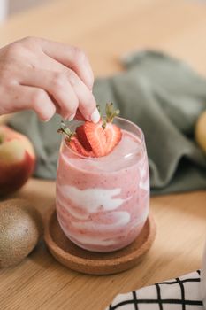 Strawberry Sensation Flavored Complete Nutritional Drink