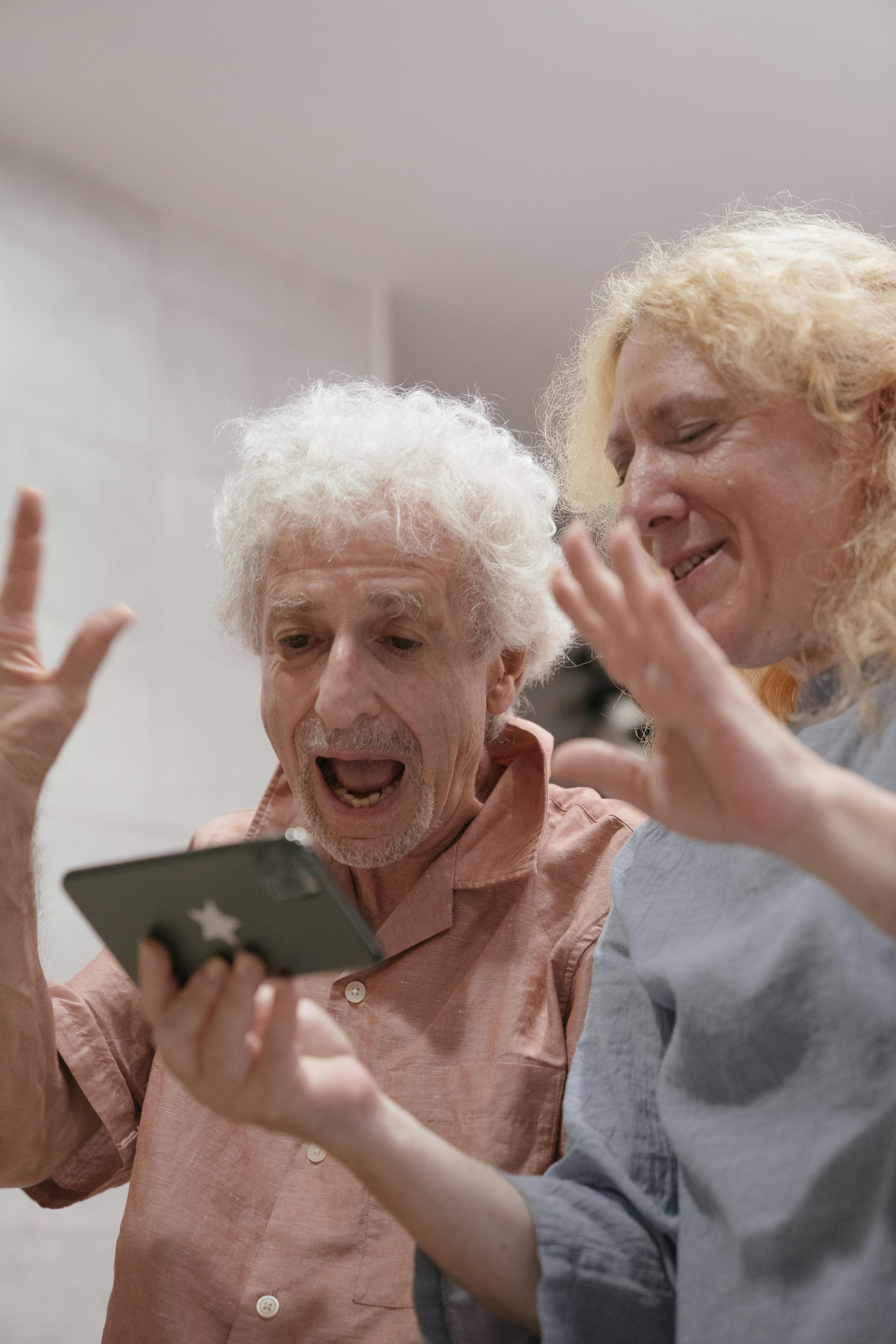 LDRs Thrive on Communication Quality. Dating Apps Are Missing the Mark.