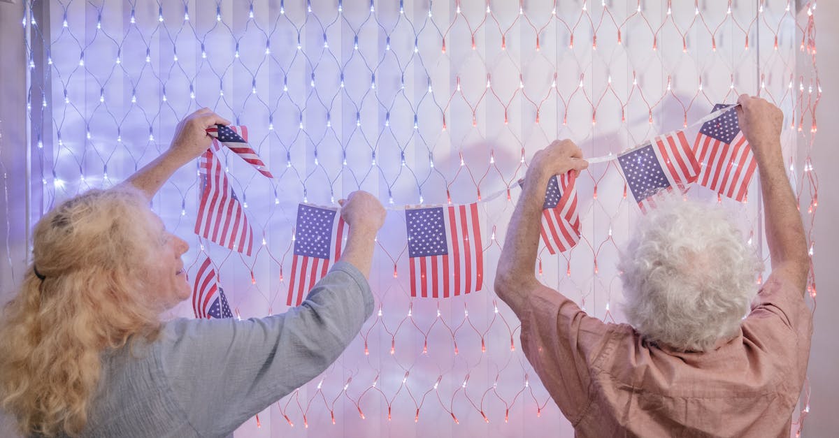 政治:特朗普在阿靈頓國家儀式上向退伍軍人深情致敬