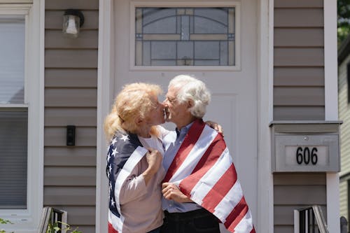 Free Gratis lagerfoto af 4. juli, ældre par, amerikansk-flag Stock Photo