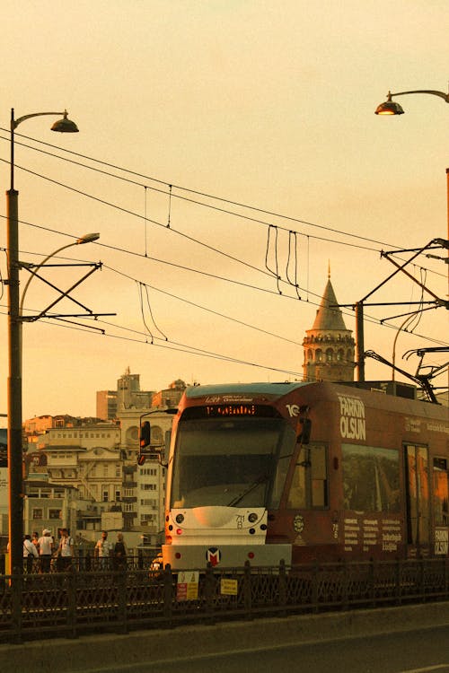 公共交通工具, 垂直拍摄, 日出 的 免费素材图片