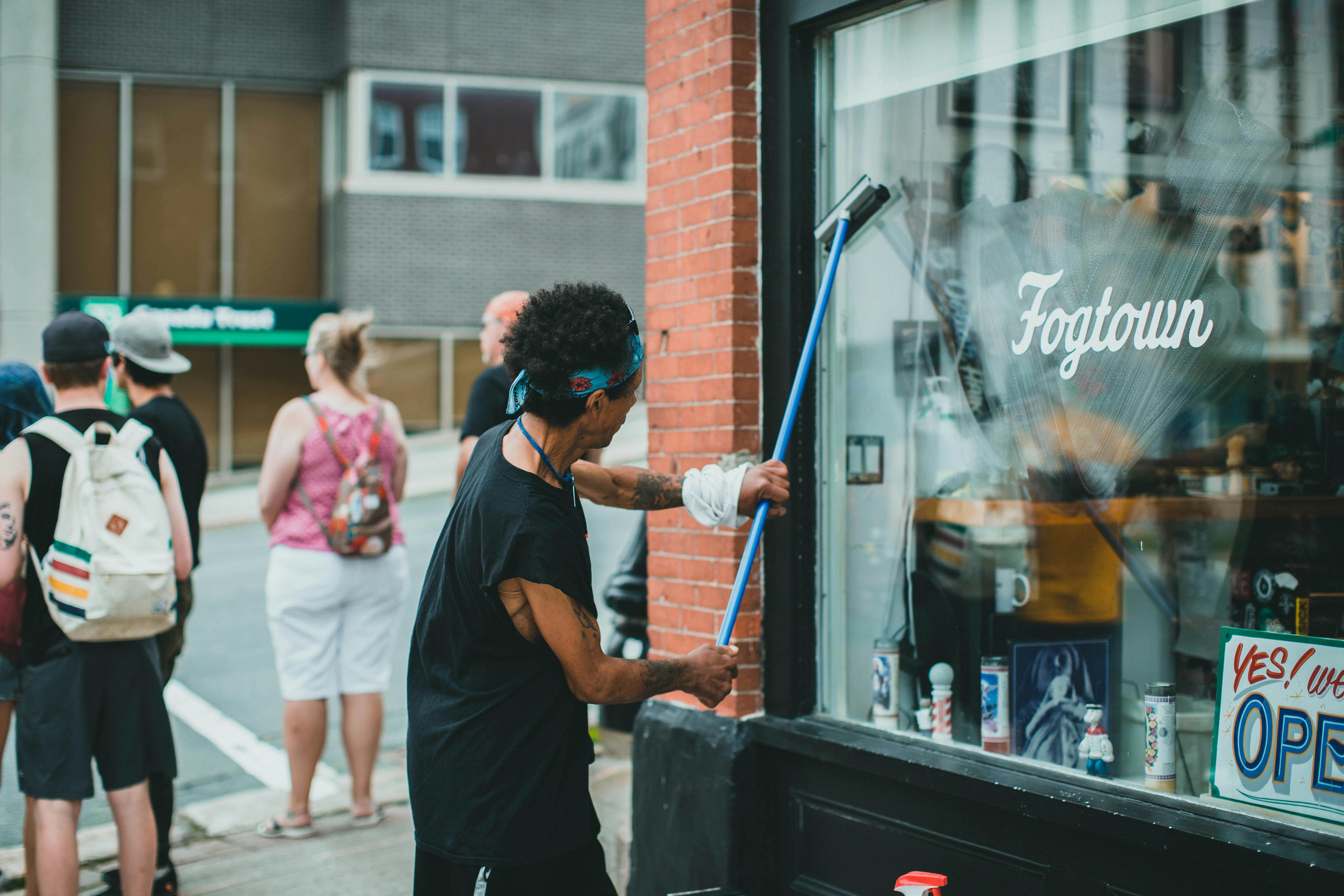 How Small Businesses Build Stronger, More Scalable Operations in a Digital Economy — Photo by Jonathan Cooper on Pexels