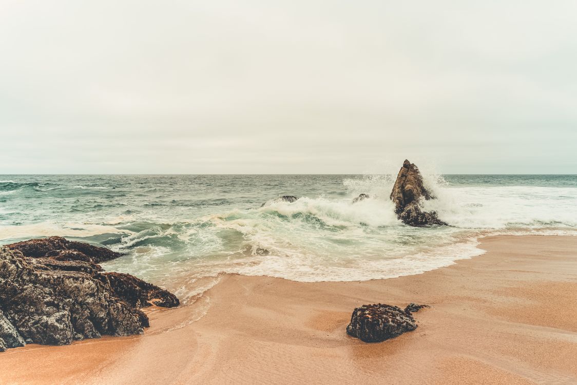 Rock Formations on the Beach · Free Stock Photo
