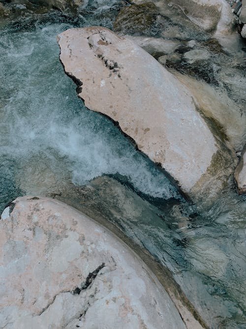 Water Waves Hitting Rocks