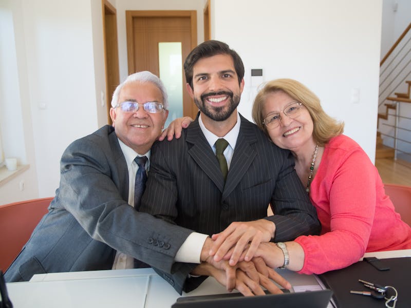 pexels-photo-8815935 Confiance: Le Pilier des Relations et du Succès (Guide SEO)