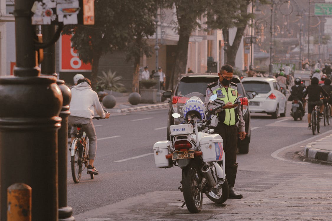 Immagine gratuita di andare in bicicletta, auto, biciclette