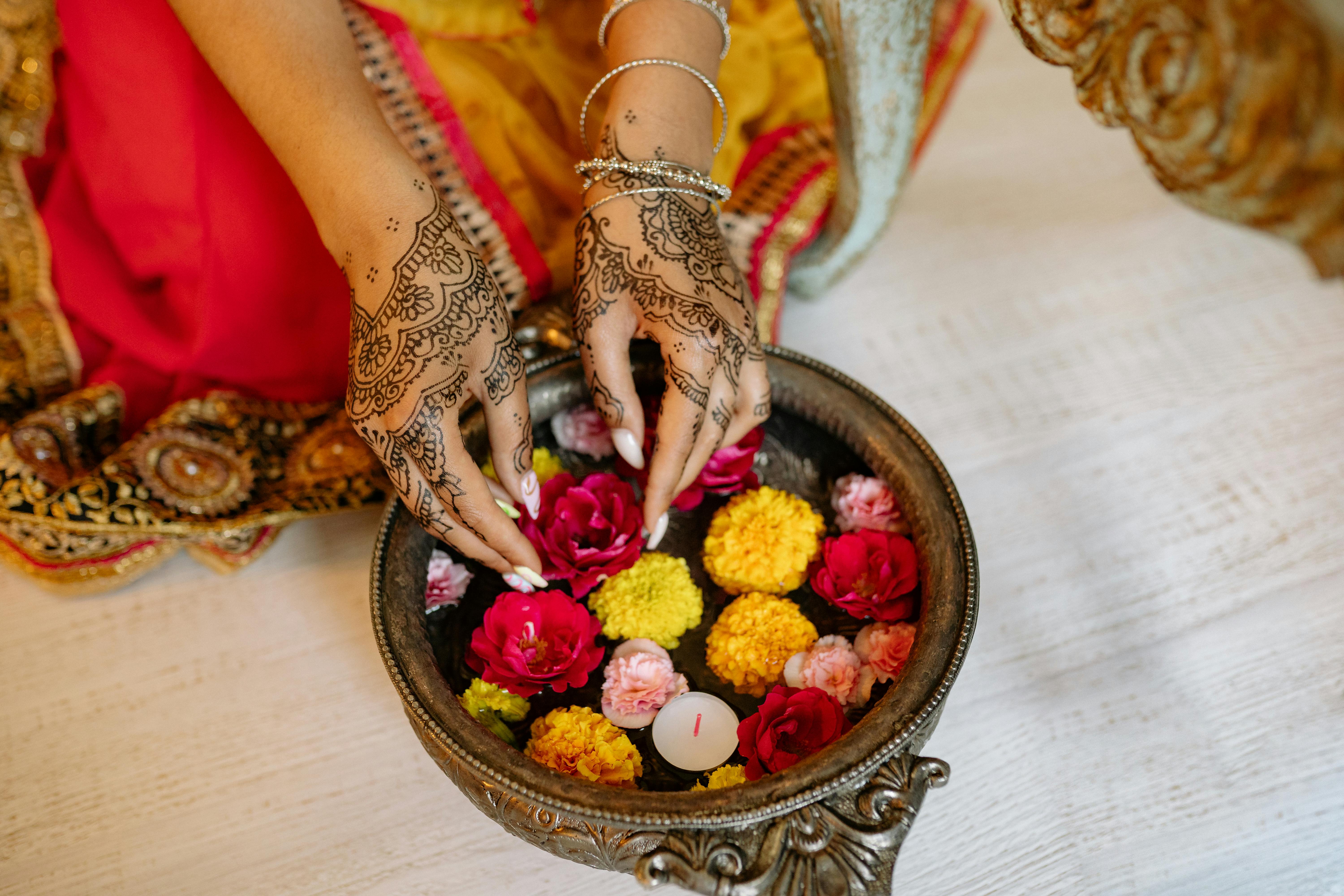 mehndi designs with flowers designs pencil • ShareChat Photos and Videos