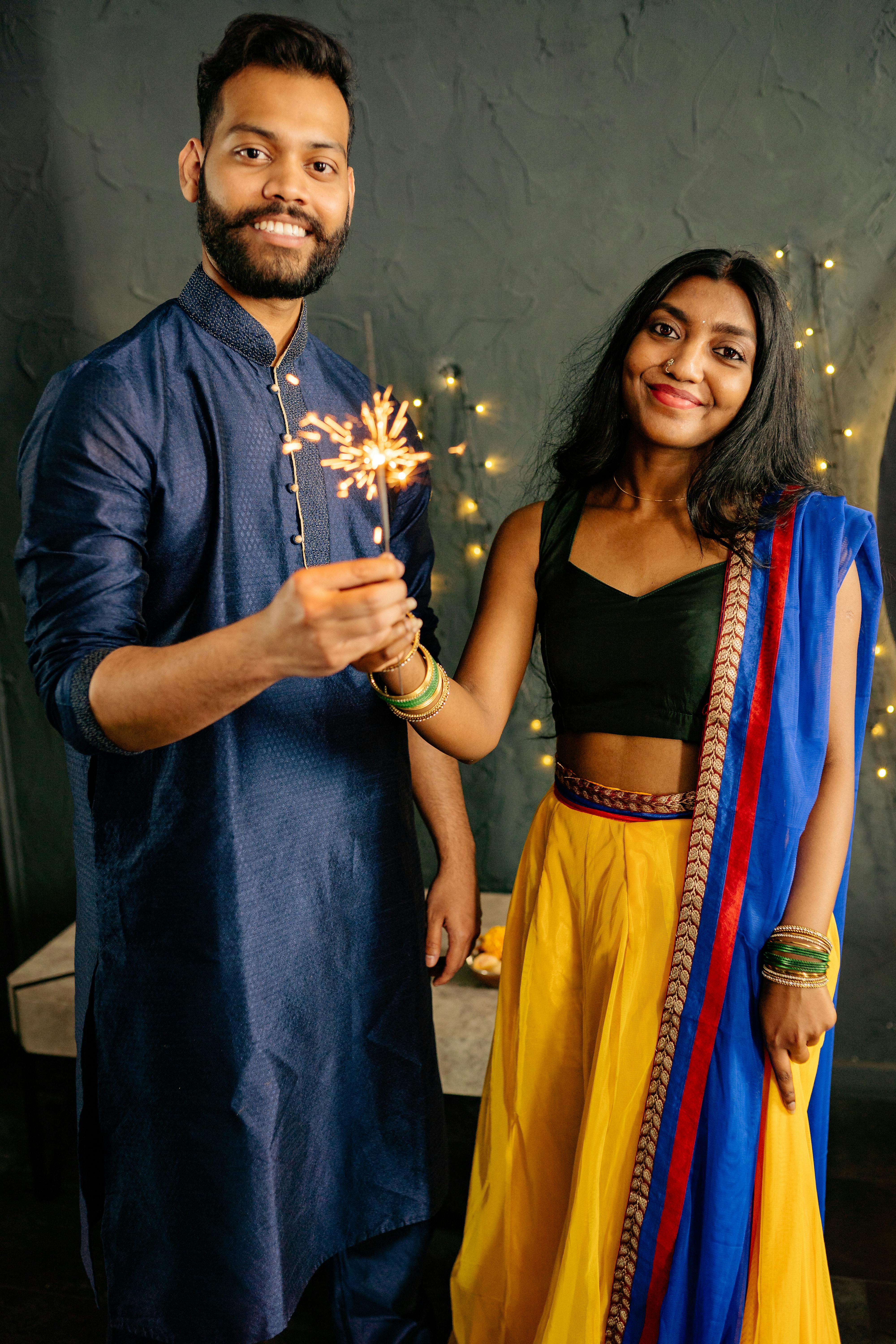 Beautiful & Intimate Marathi Wedding With Matching Couple Outfits –  ShaadiWish