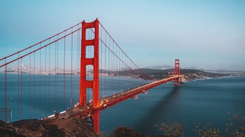 Fotobanka s bezplatnými fotkami na tému breh, Golden Gate, jasná obloha
