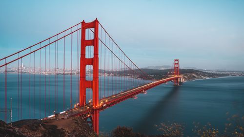 Free Iconic Golden Gate Bridge against a clear sky in San Francisco, California. Stock Photo