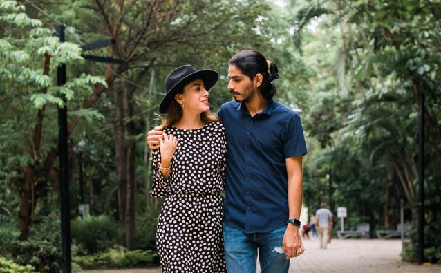 Online dating: starting a conversation on a niche platform