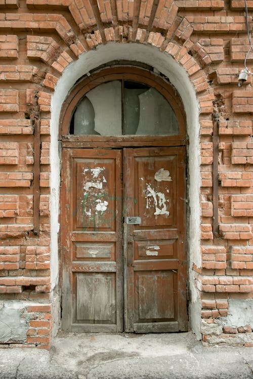 Základová fotografie zdarma na téma budova, dřevěné dveře, dvojitých dveřích