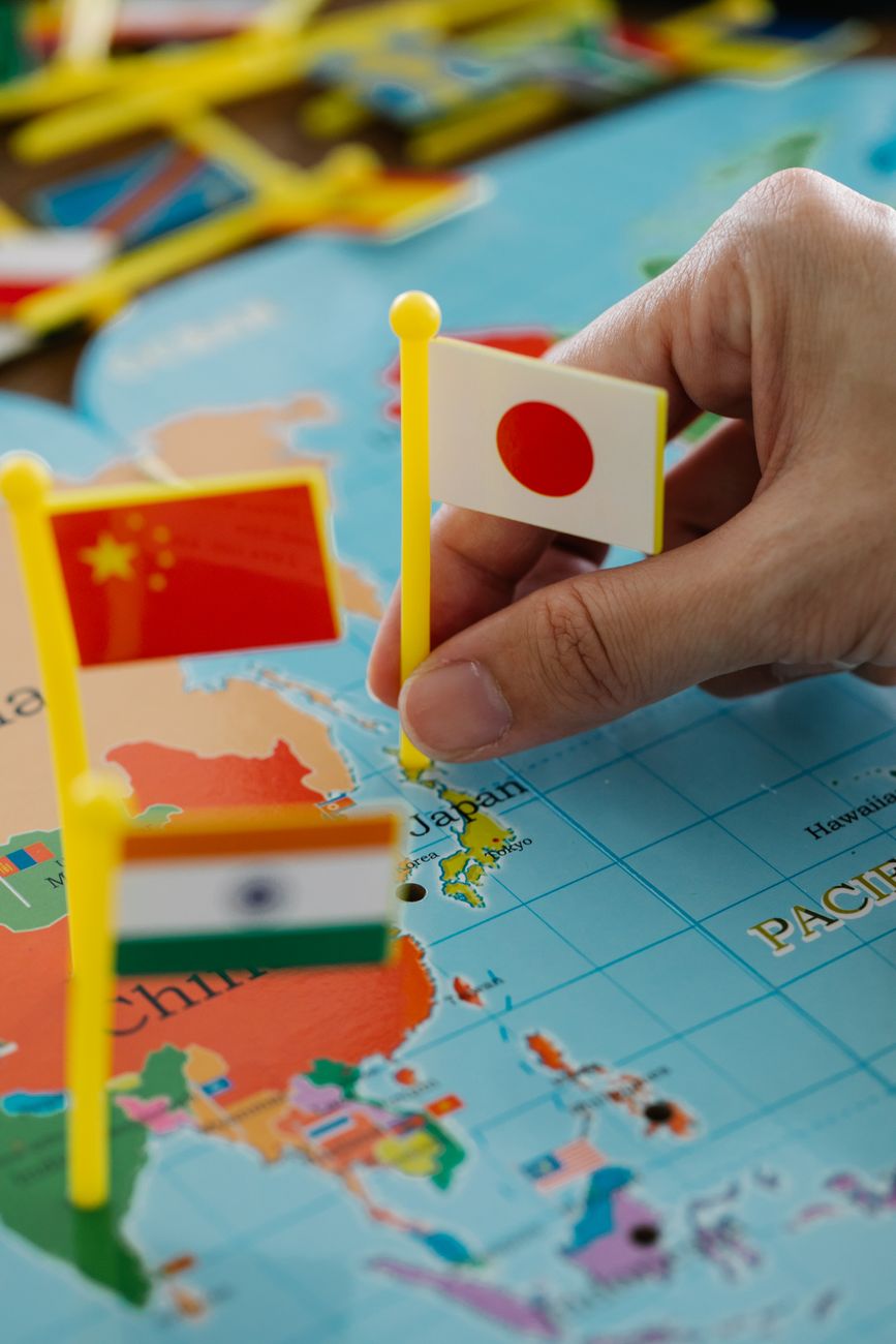 日本より小さい国にはどんな国があるか