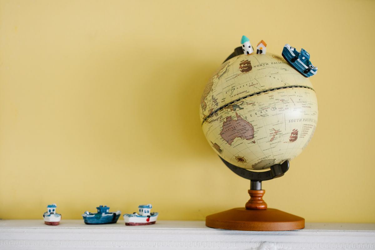 International shipping and European courier services