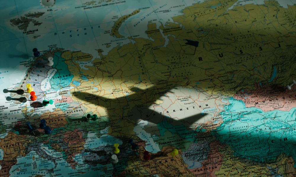global flight path map rerouting