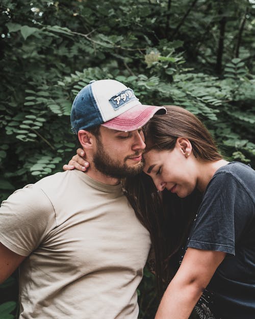 Woman leaning her Head on Man 