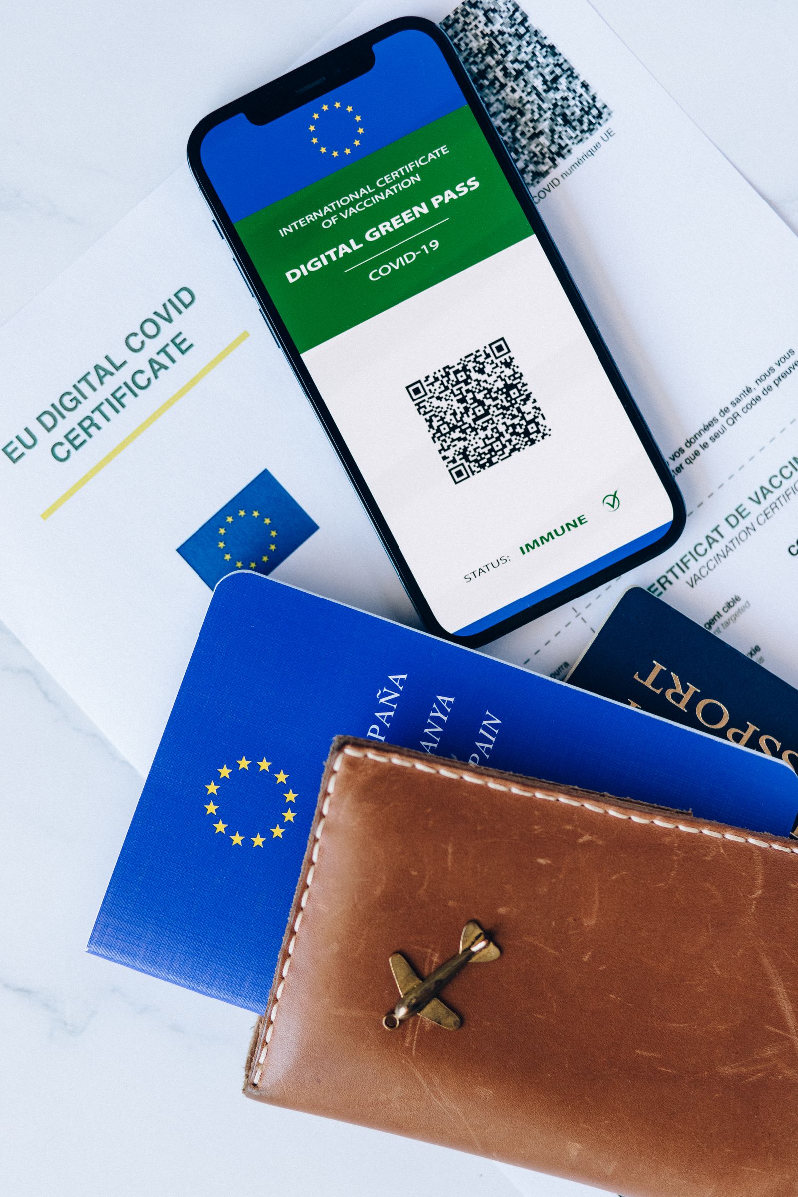 Цифрові копії документів у подорожі: безпечне зберігання: підготовка до дороги