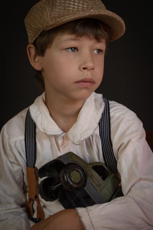 Immagine gratuita di bambino, bella vista, cappello piatto