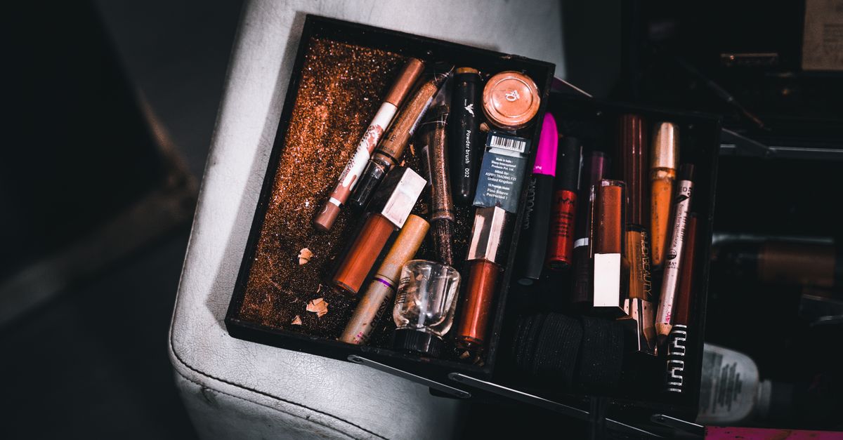 Guide complet pour entretenir votre maquillage hybride